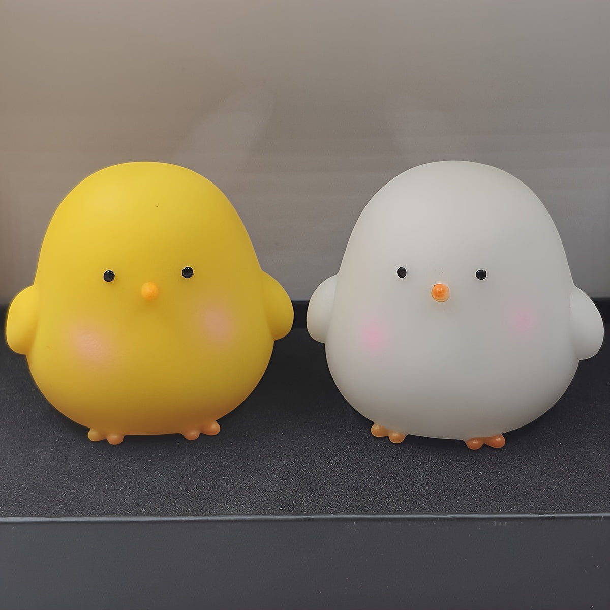 Minimalist Chicken LED Tabletop Lamp Battery-Powered Night Light for Bedroom Office