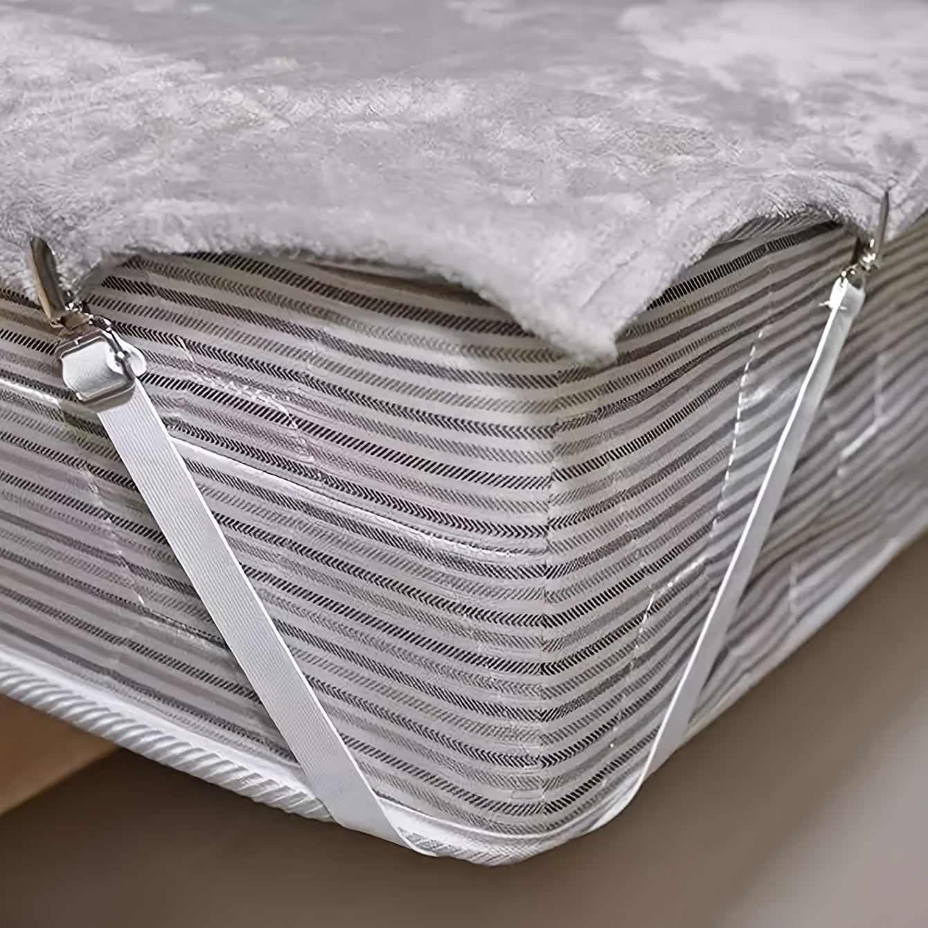 Adjustable Elastic Bed Sheet Clips Set of 4 for Securing Sheets and Mattress Covers