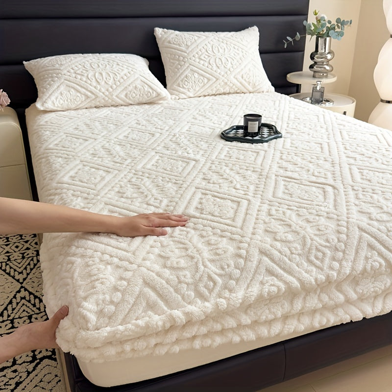 Heavyweight Mattress Protector for Autumn and Winter Single Bed Warming Carved Design