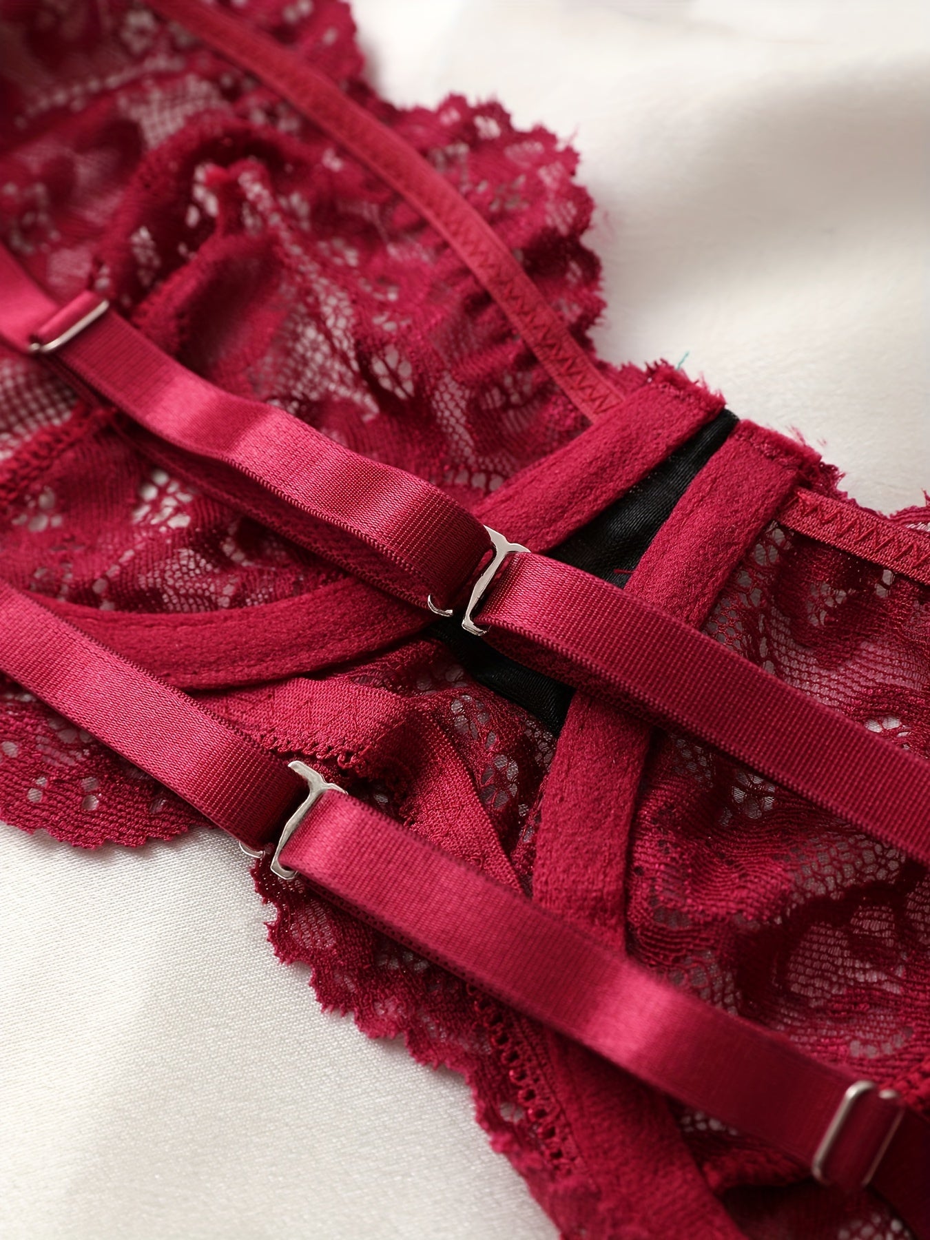 Ayollar uchun sexy dantelli ichki kiyim to'plami, trubka tepa brassiy va thong