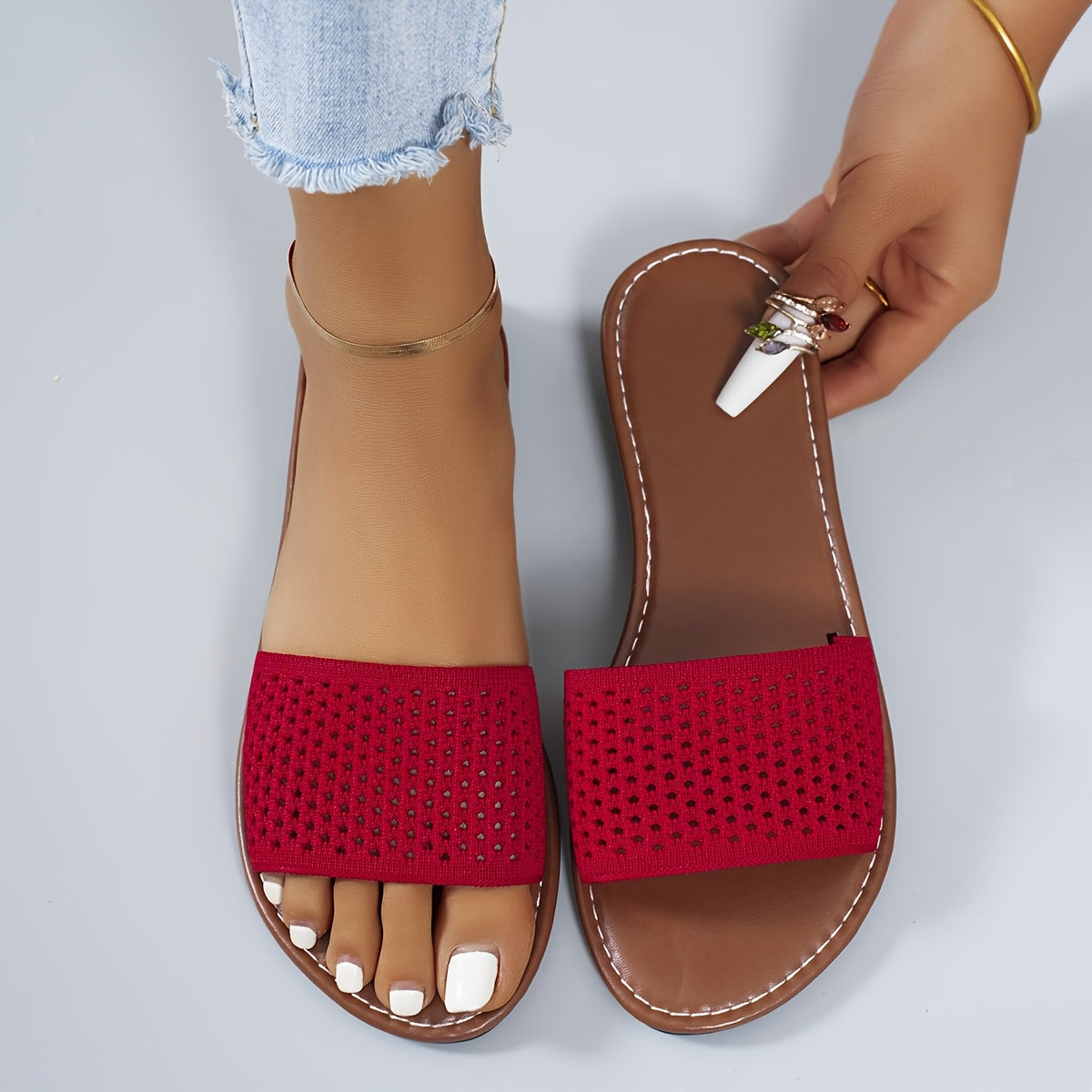 Ayollar uchun tekis slayd sandalilar, tarmoq ustki qismi, sirpanchiq bo'lmagan rezina taglik, yozgi plyaj