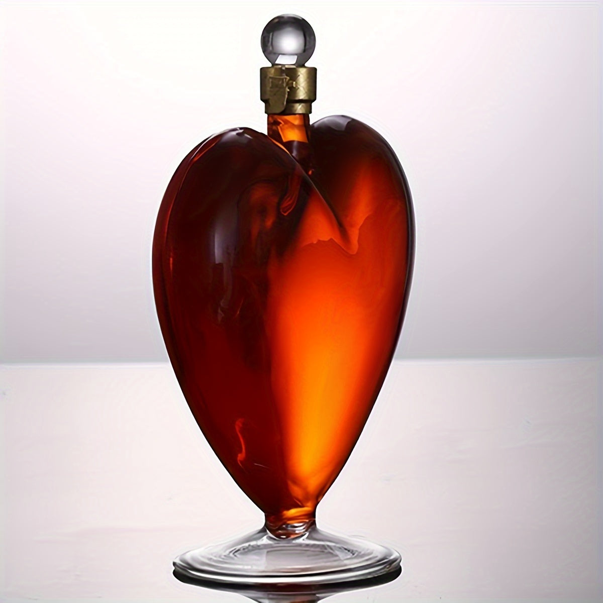 Heart-Shaped Glass Wine Decanter for Valentine's Day and Holiday Gifts