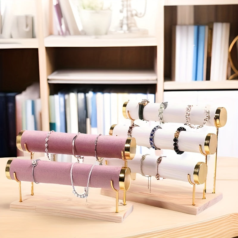 Стильная трехъярусная подставка для украшений в золотистом оттенке с деревянной основой для часов и аксессуаров