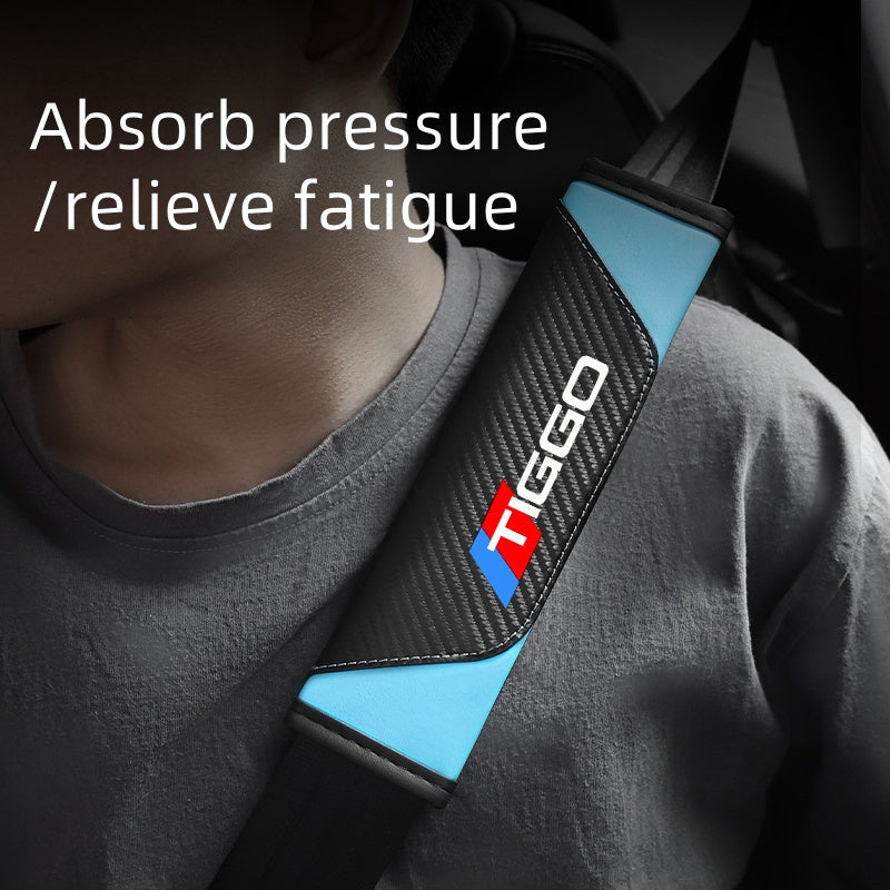 Universal karbon tolali xavfsizlik kamarining yelka kamar qopqog'i avtomobil o'rindiq kamar uchun