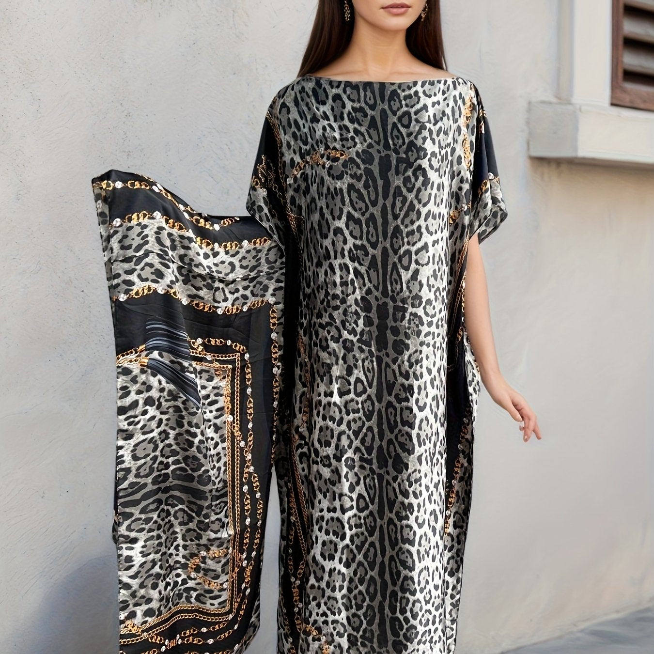 Ayollar uchun katta o'lchamli ikki rangli leopard bosimi bilan turk kaftan kiyi va sharf