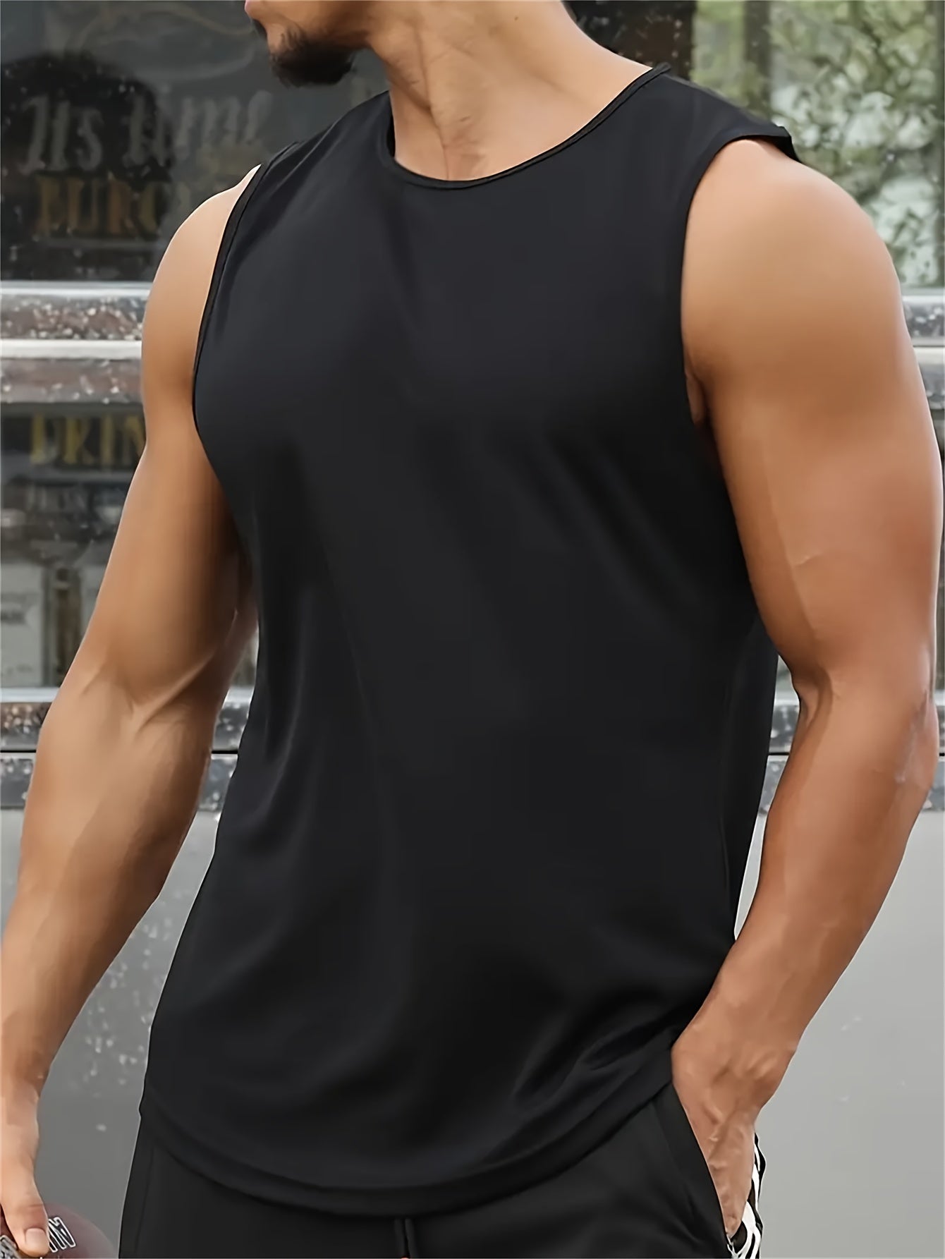 Men's Black Sleeveless Athletic Tank Top with Breathable Quick-Dry Polyester for Gym and Outdoor Activities