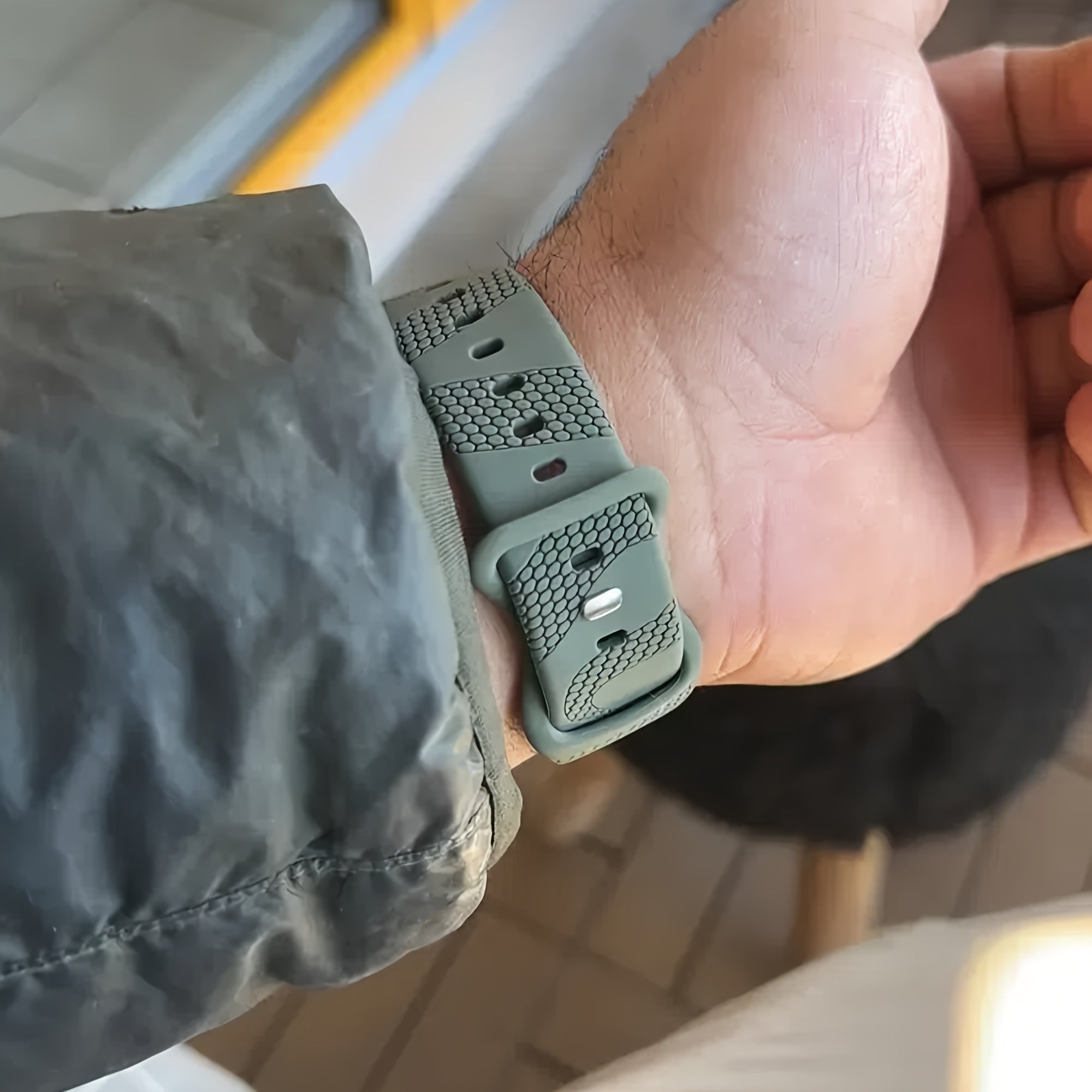 Silicone Apple Watch Band Snake Design Waterproof Durable Fits All Sizes for Summer Sports and Parties