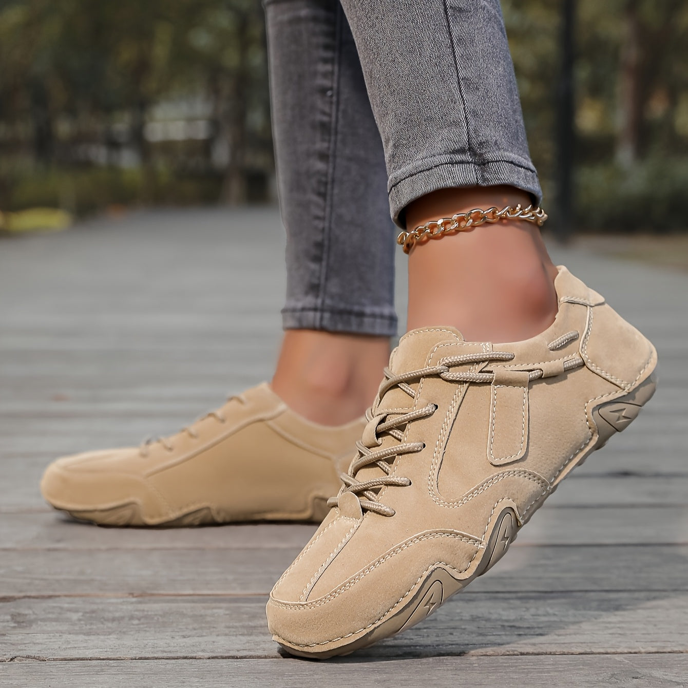 Unisex Casual Sneakers Lightweight Lace-Up Shoes Solid Color All-Season