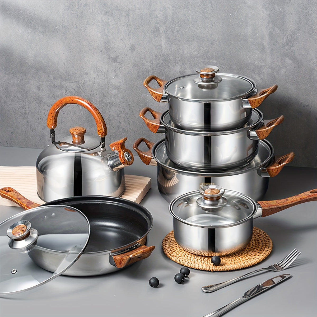 Stainless Steel Cookware Set 12 Pieces, Durable, Easy to Clean, Compatible with All Stoves
