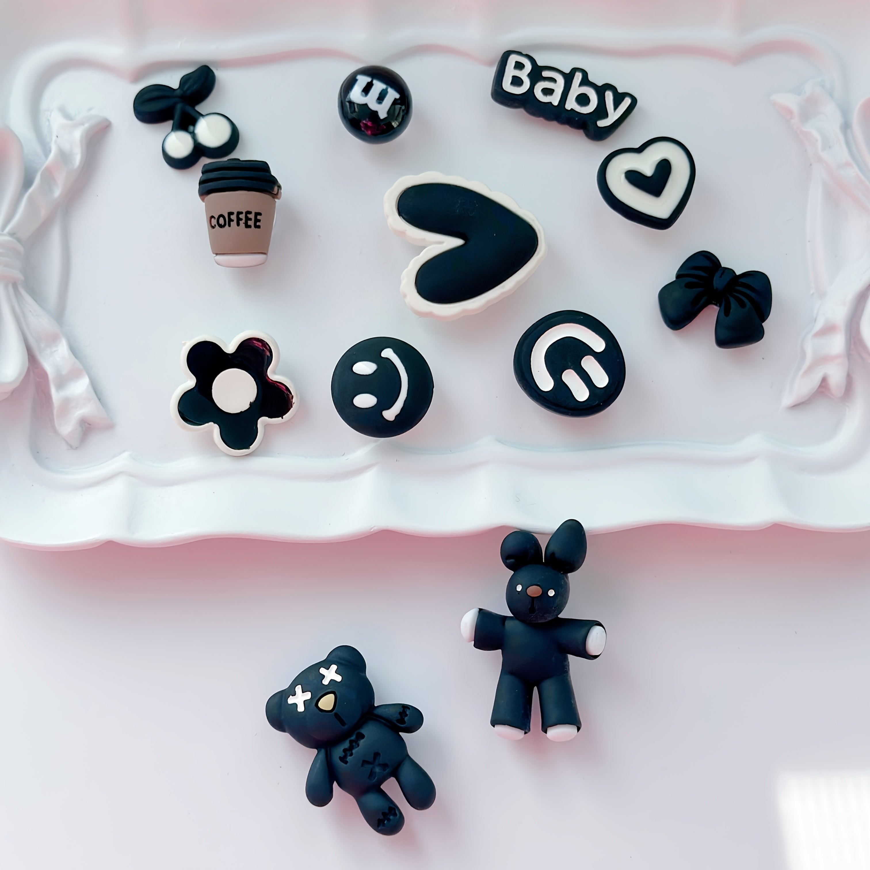 12 dona hayvon mavzusidagi poyabzal dekoratsiyalari ABS materialidan DIY aksessuarlar bolalar va kattalar uchun