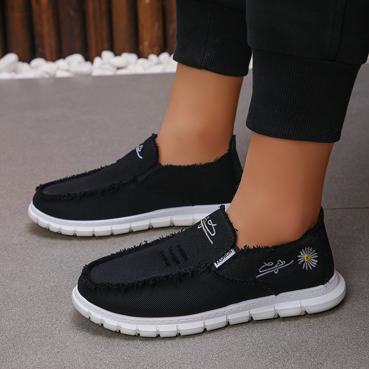 Women's Slip-On Loafers Black Floral Non-Slip PVC Sole All-Season