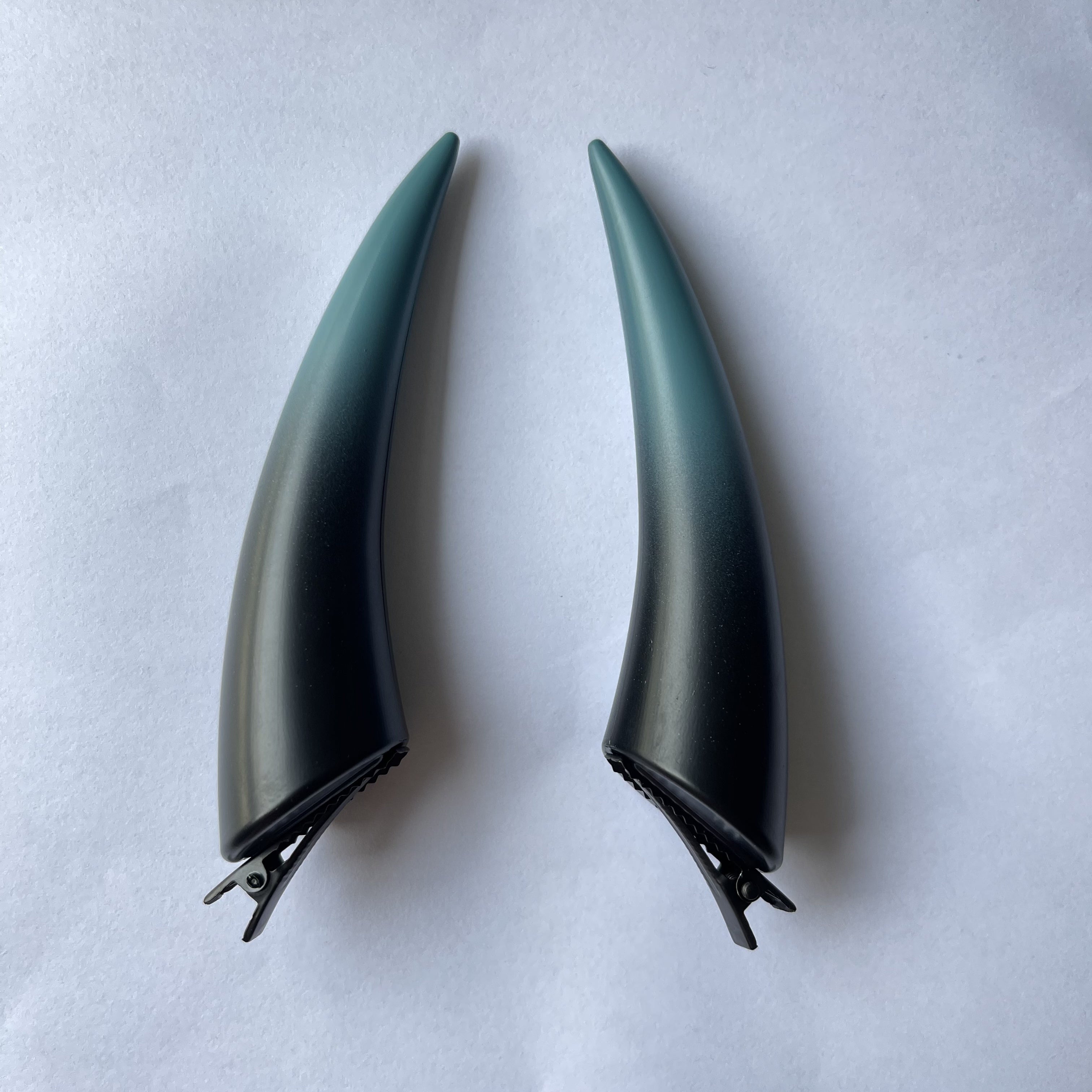 Set of 2 Gothic Dark Demon Horns Hair Clips for Halloween Cosplay Accessories