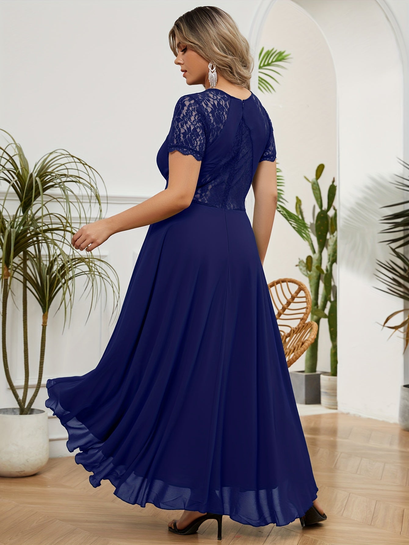 Plus Size Bridesmaid Dress Chiffon Flared Short Sleeve Crew Neck