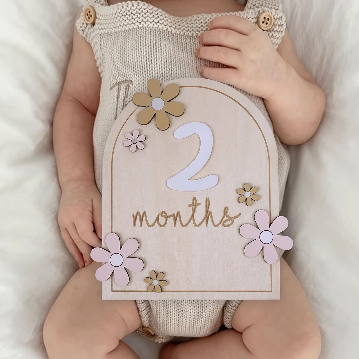 Wooden Milestone Cards Set for Baby Growth Tracking with Floral Design 1-12 Months