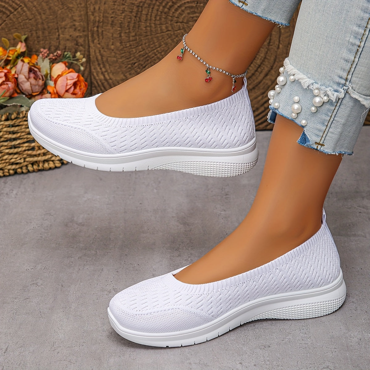Ayollar uchun Slip-On sport poyabzali nafas oluvchi mato tekis anti-slip taglik butun kun davomida qulaylik