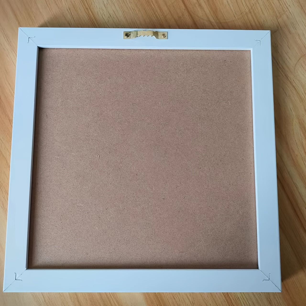 Доска сообщений в блистере 25.4x25.4 см с 147 заменяемыми буквами, цифрами и символами.