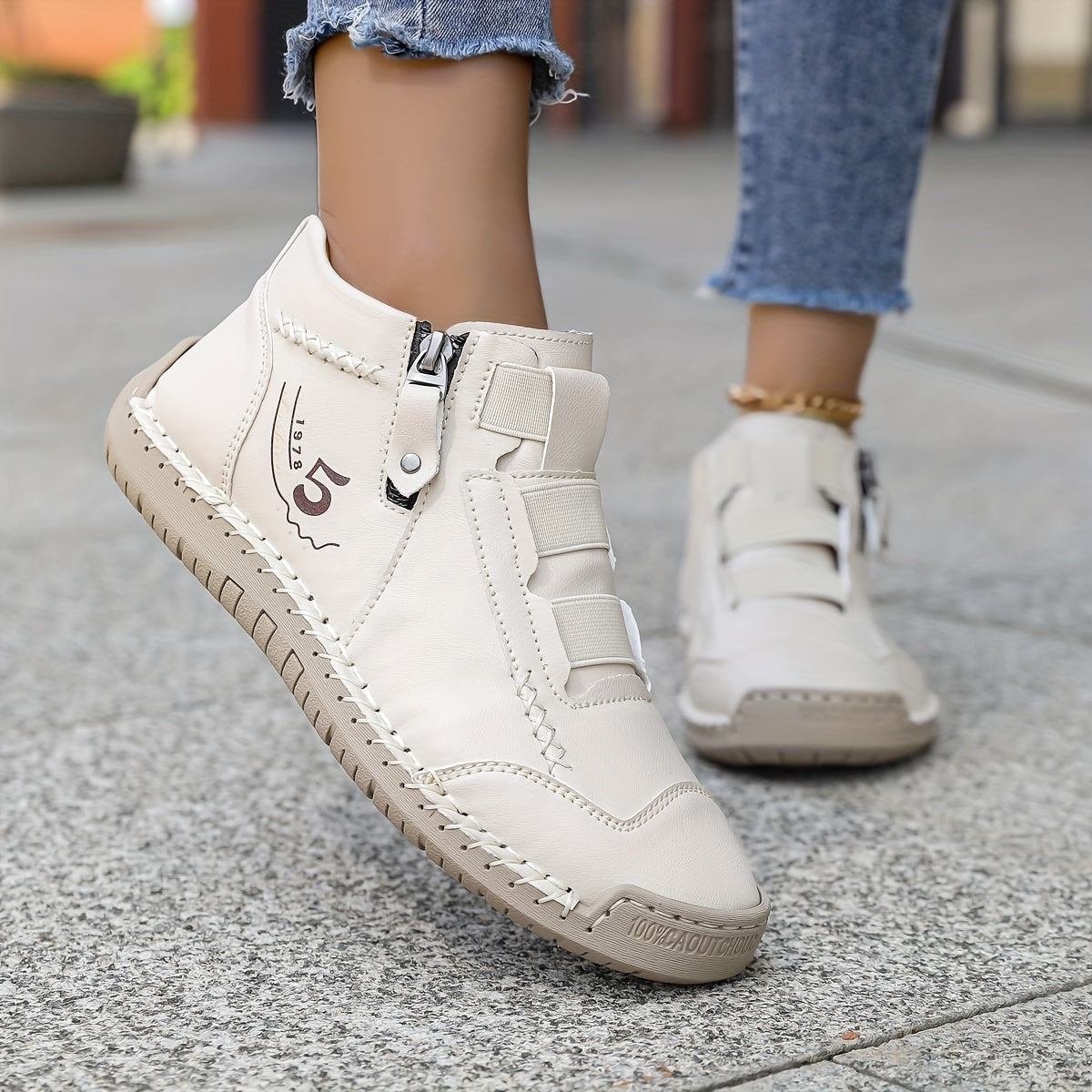 Women's All-Season Hand-Stitched British Style Lace-Up Cross Training Shoes in Multiple Colors