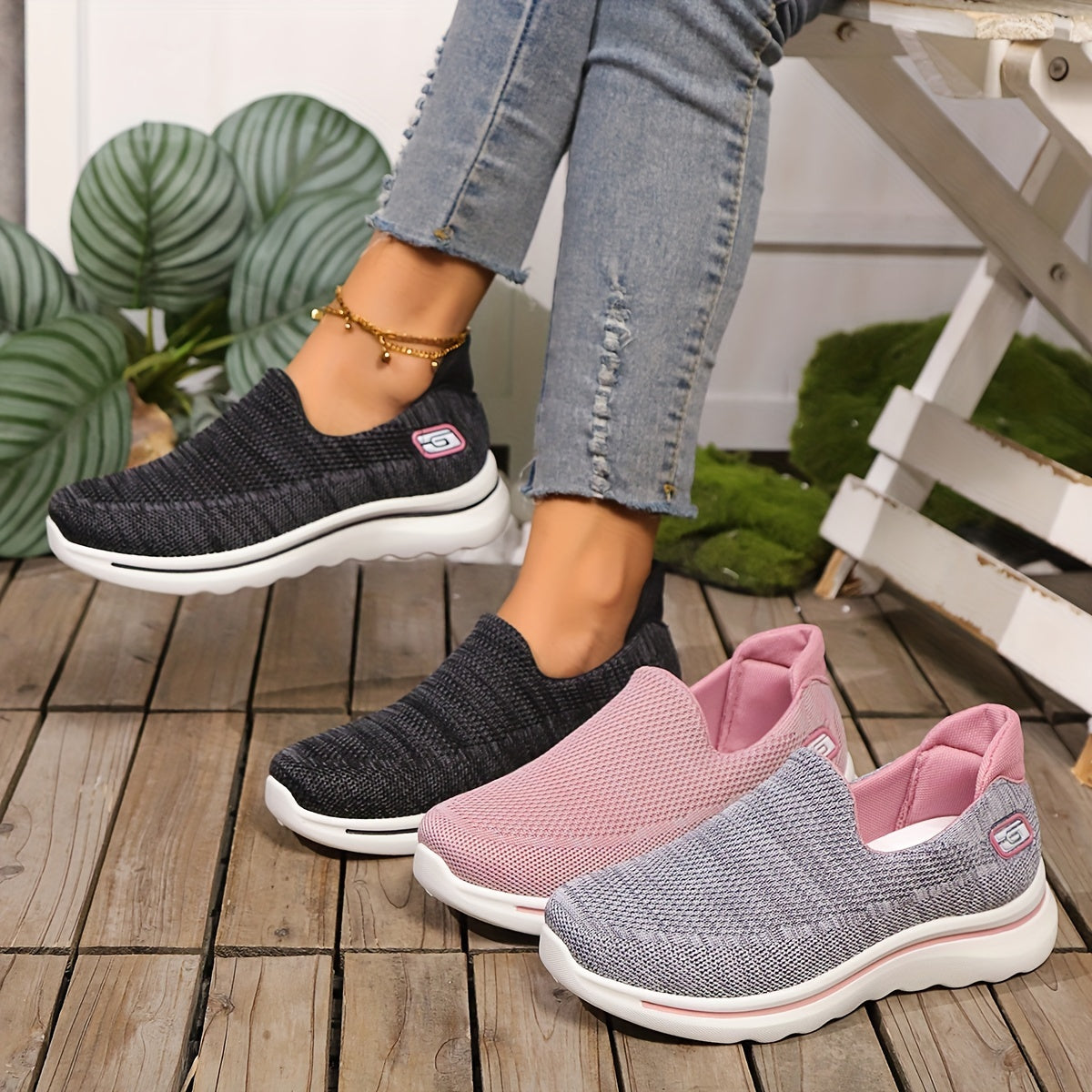 Women's Summer Low Top Slip-On Fabric Shoes Solid Color Lightweight