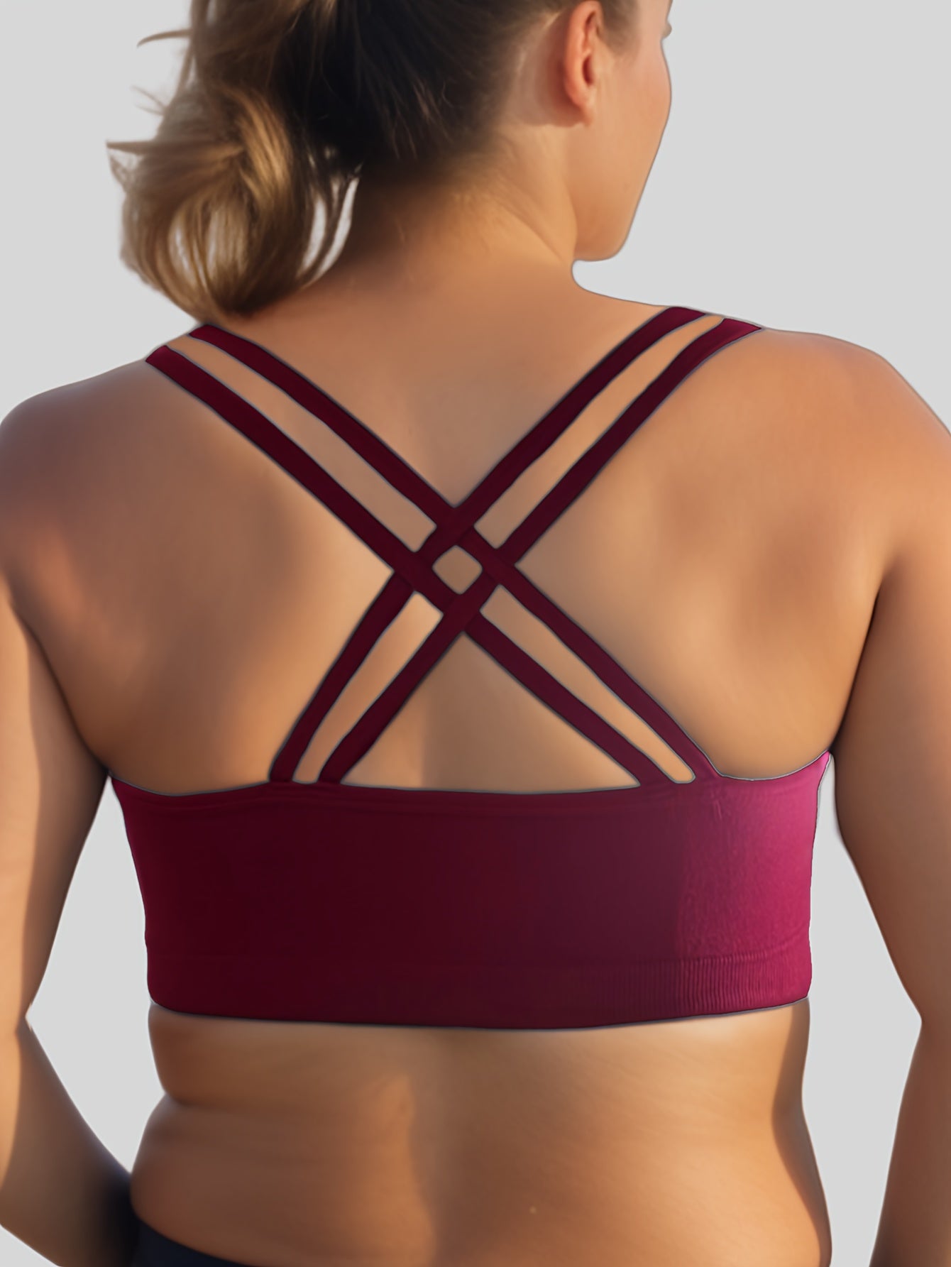 Women's Seamless Hollow Double-Layer Sports Bra with Detachable Padding