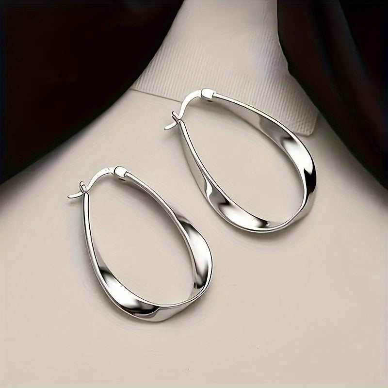 Ayollar uchun Sterling Silver Mobius Twist Hoop Earrings - Nafis va gippoallergen, Har kuni kiyish uchun ideal. Mukammal sovg'a tanlovi.