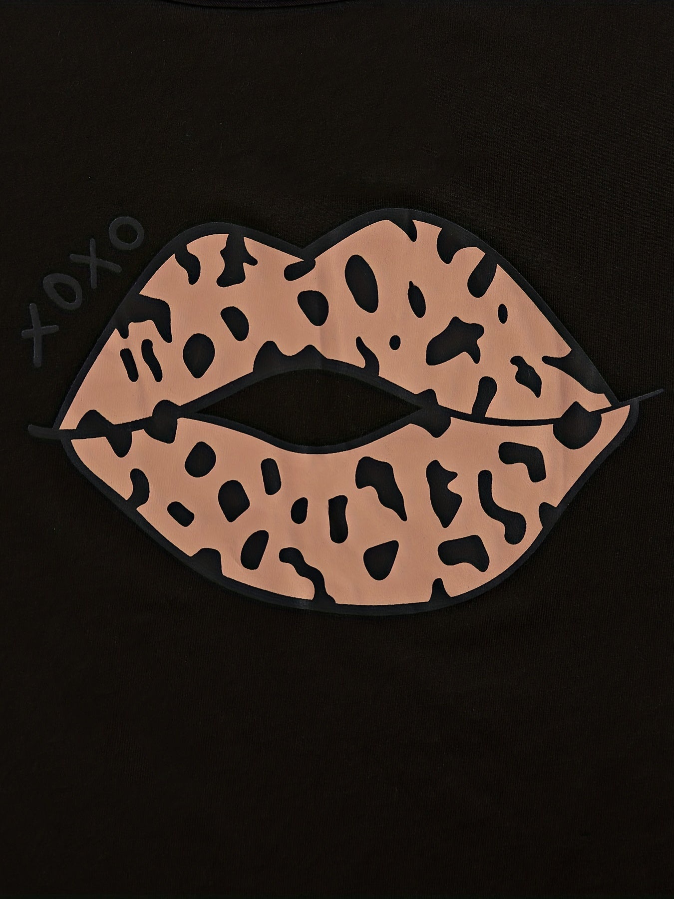 Conjunto de pijama de 3 piezas para mujer con estampado de leopardo y labios, camiseta de manga corta, pantalones cortos y pantalones largos, ropa de dormir