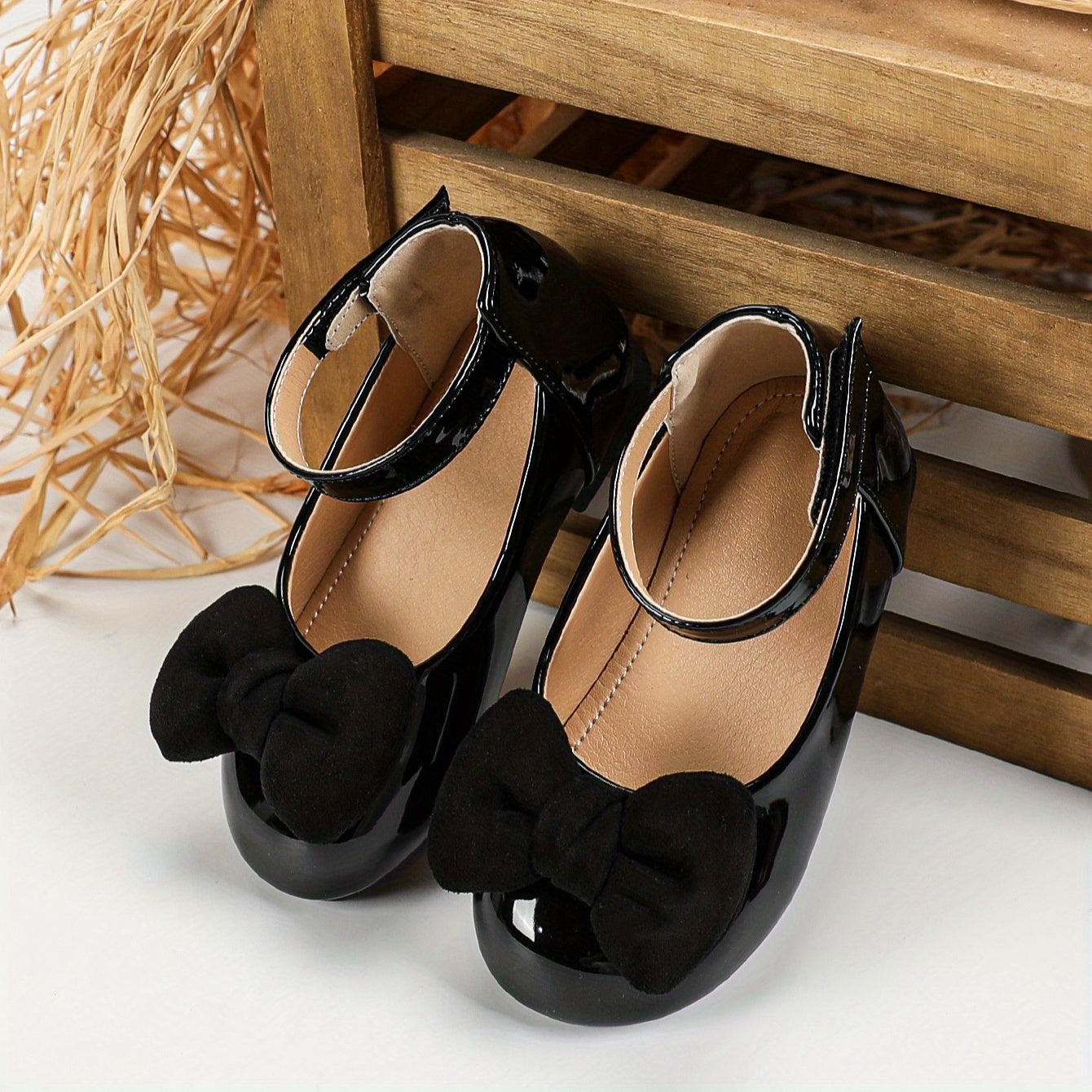 Qizlar uchun zamonaviy va qulay bow Mary Jane tekis poyabzallari.