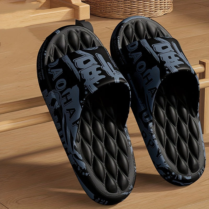 Bu katta o'lchamdagi erkaklar yozgi sandallari, ichki va tashqi joylarda kiyish uchun mo'ljallangan, qalin, sirpanmaydigan taglikka ega va multfilm dizaynlari bilan bezatilgan.