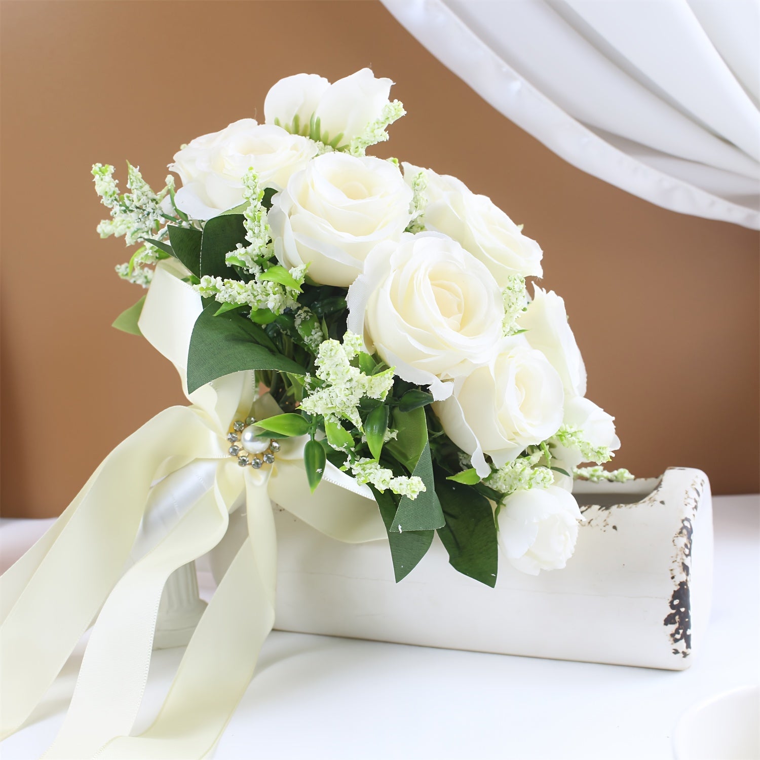 Qo'lda tayyorlangan gül buketi, sun'iy marjonlar va konopka ipi bilan, to'ylar va tadbirlar uchun