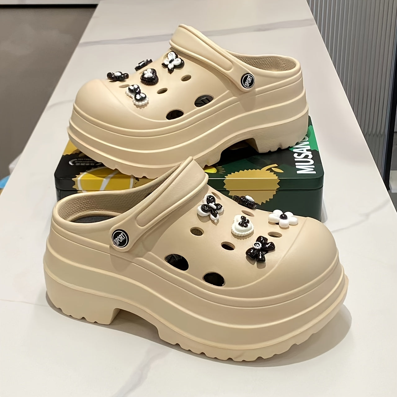 Women's Summer Fashionable Slip-On Shoes Black and White Floral Accessories