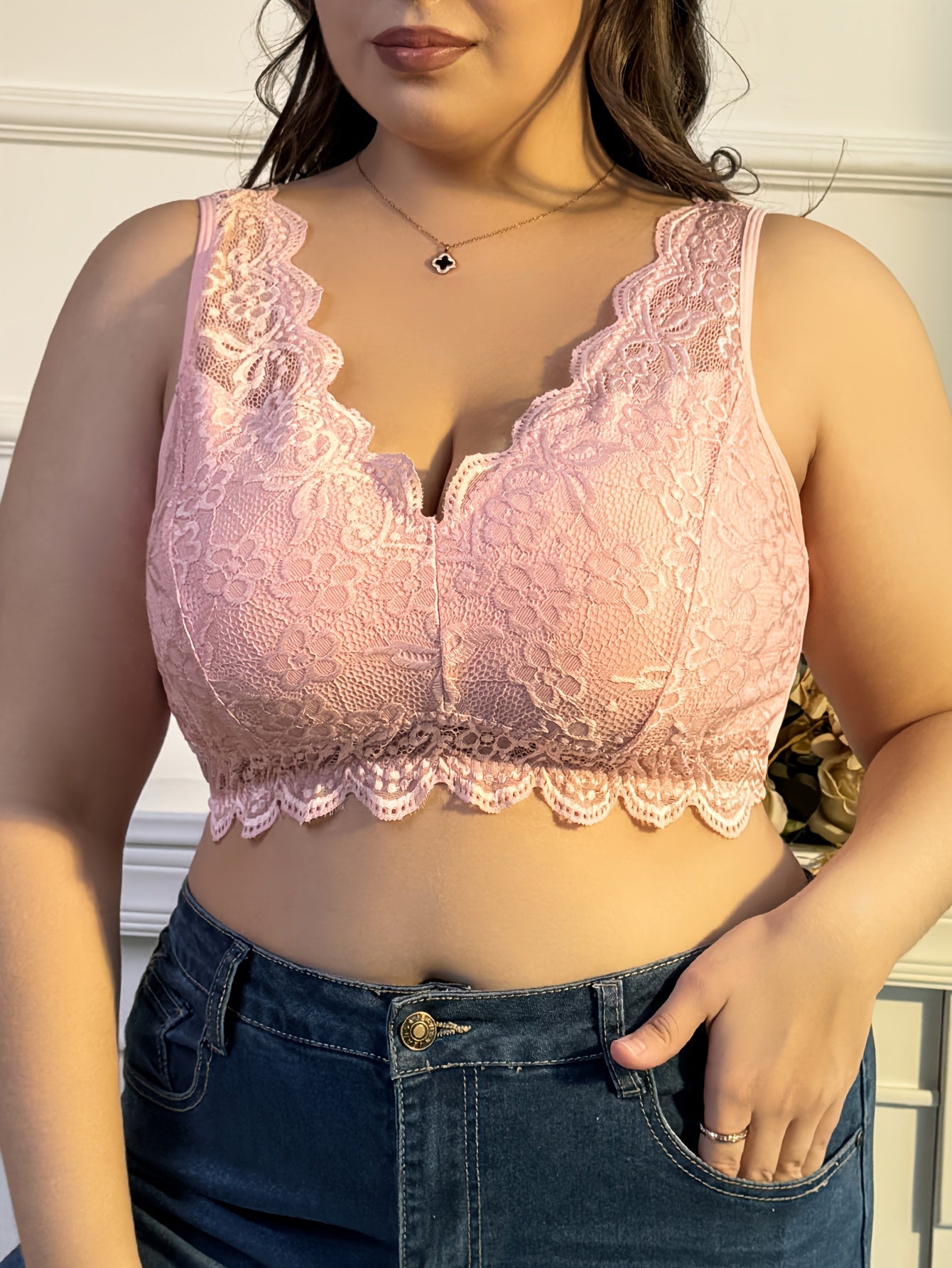 Women's Plus Size Elegant Contrast Floral Lace Wireless Bralette with Wide Straps