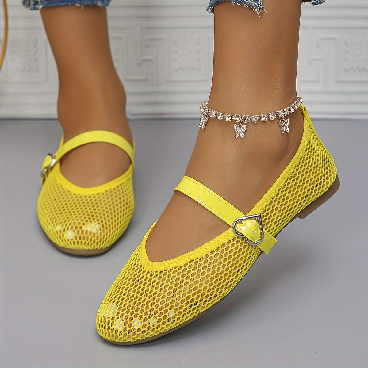 Women's Mesh Flats Lightweight Slip-On Casual Shoes in Solid Colors