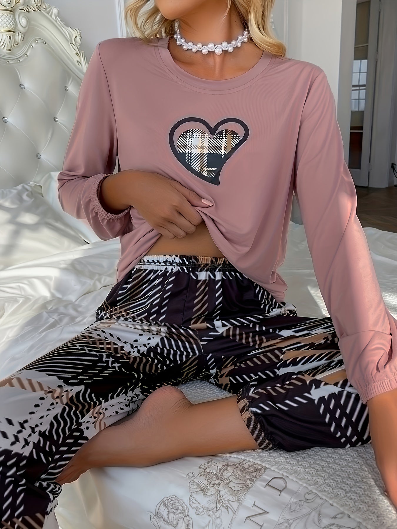 Women's Heart Print Pajama Set Long Sleeve Crew Neck Plaid Pants Sleepwear Loungewear