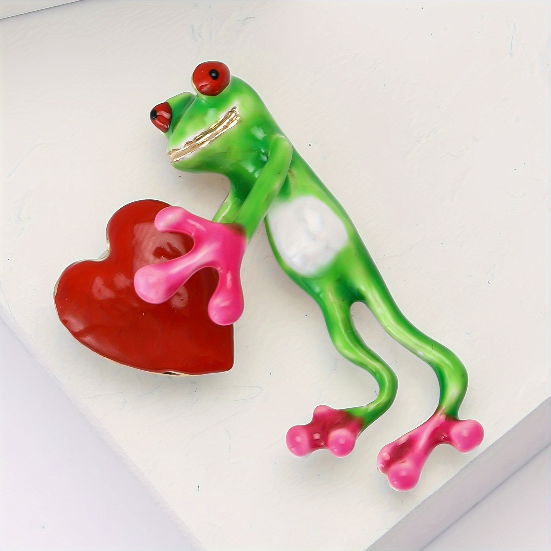 Unisex Enamel Heart Frog Brooch Alloy Irregular Shape Fashion Accessory
