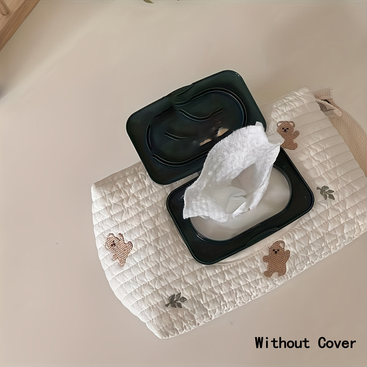 Yoshlar va uyda foydalanish uchun mo'ljallangan, katta sig'imga ega va tugallanmagan dizaynga ega, polyester tolalaridan tayyorlangan, qopqoqi buriladigan portativ sayohat mato ushlagichi.