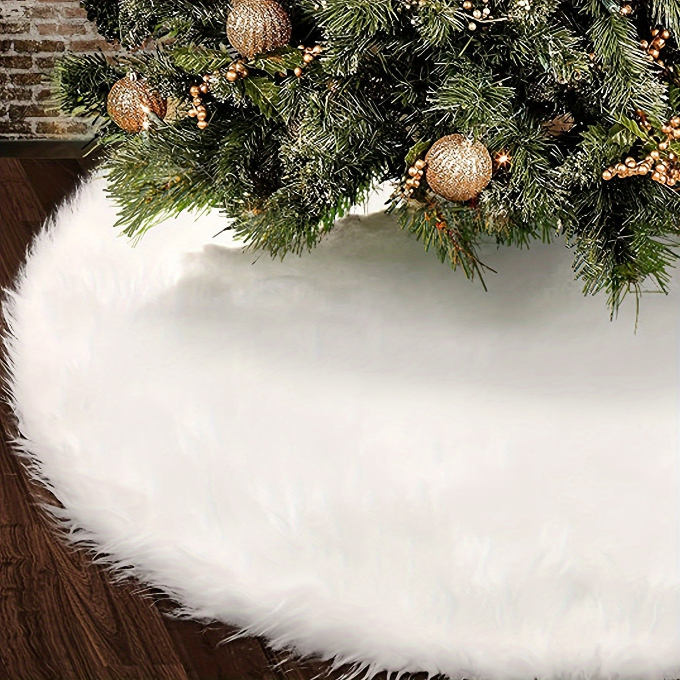 White Plush Christmas Tree Skirt 77.98cm Festive Decor with Ornaments