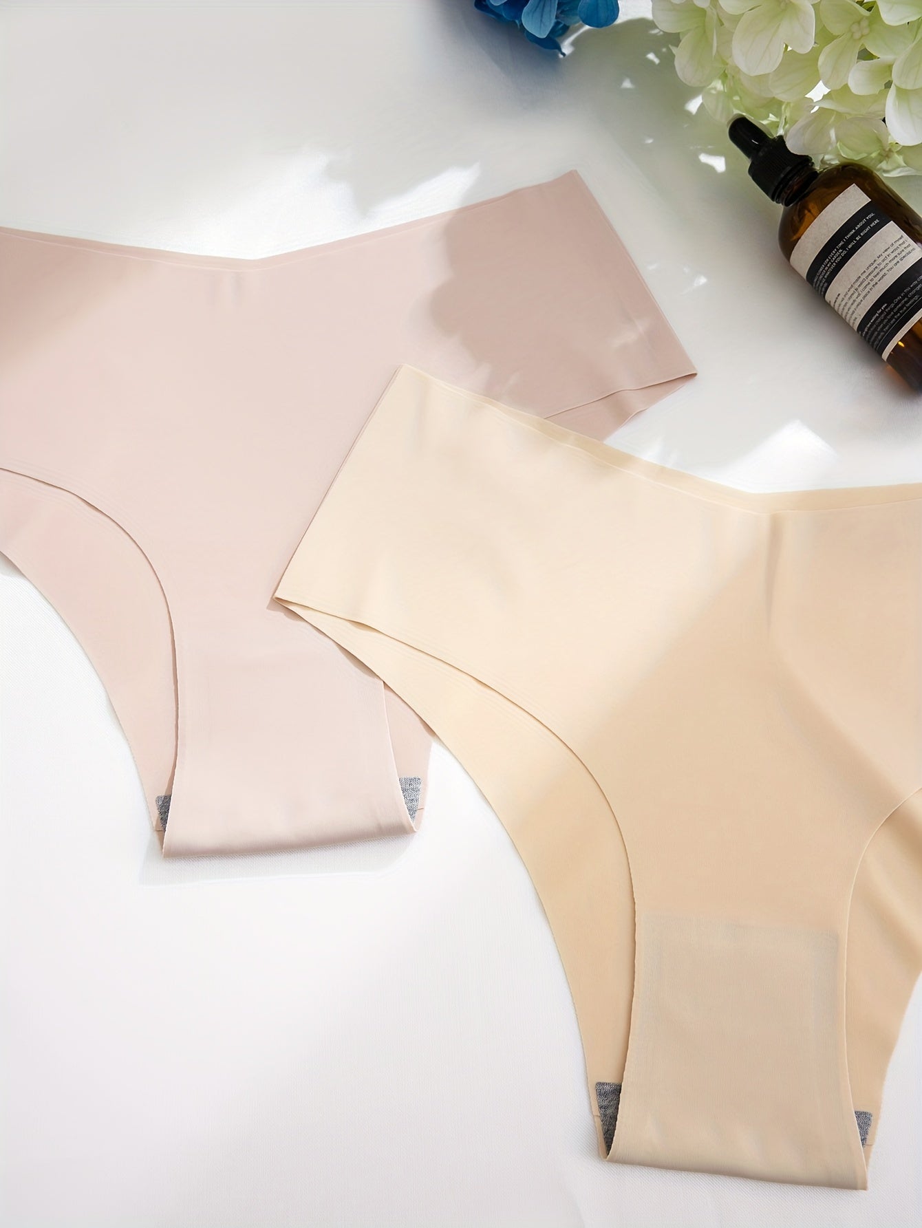 Women's Seamless Stretchy Panties Comfortable Lingerie Simple Style