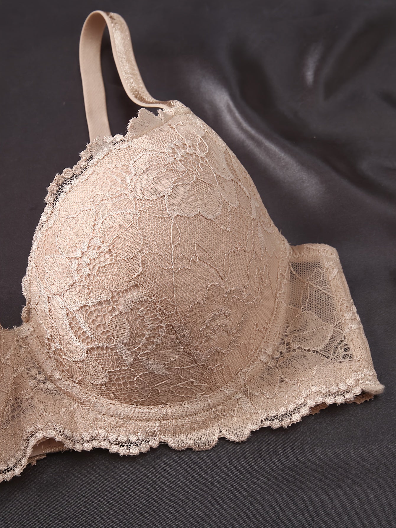 Women's Lace Push-Up Bras with Contrast Detailing, Comfortable and Breathable Intimates