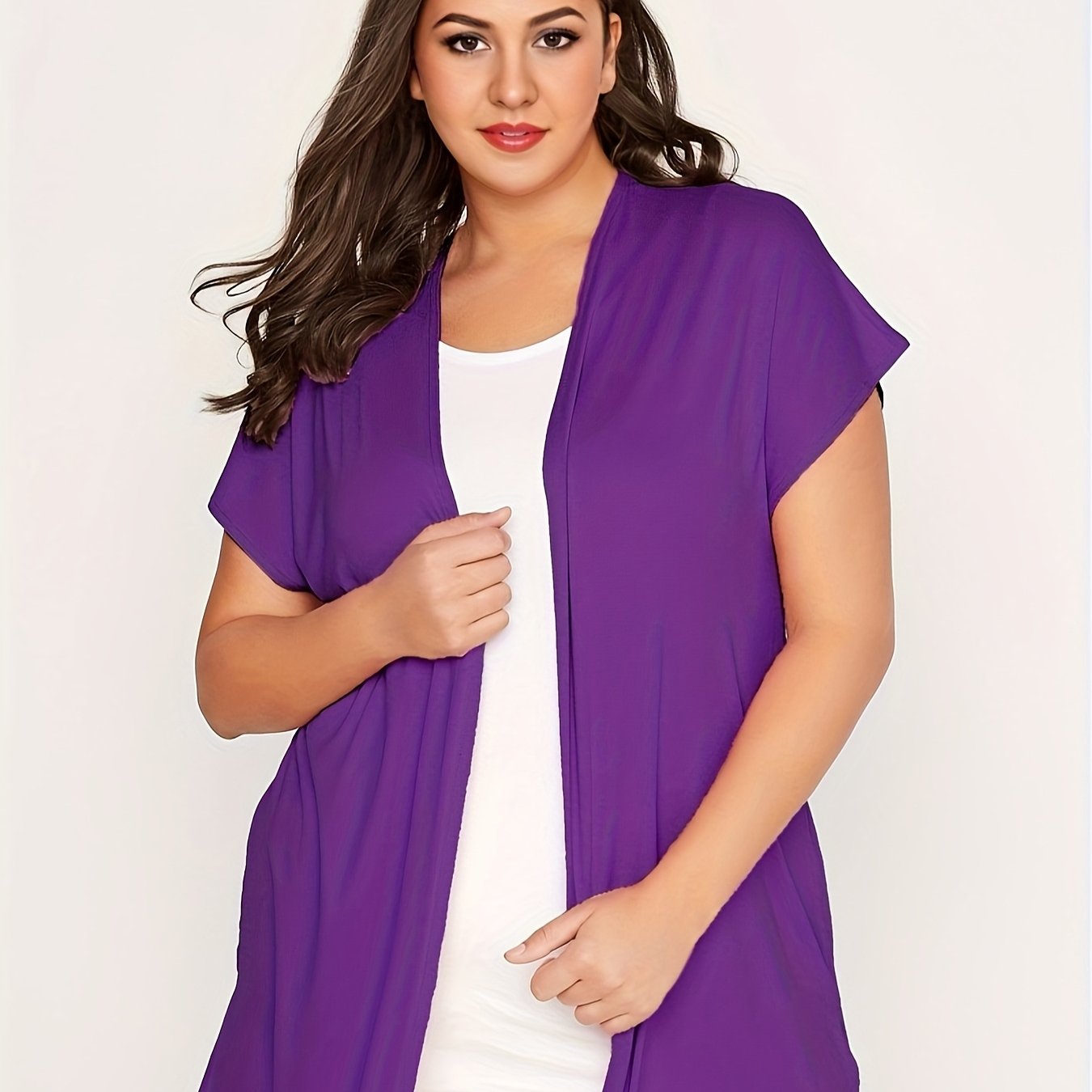 Plus o'lchamdagi ayollar uchun kundalik kardigan qisqa qo'lli va yon bo'laklar bilan