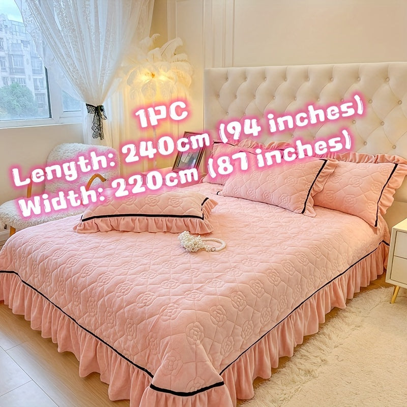 Ultra-Soft Milk Velvet Quilted Bedspread with Lace Detailing Hypoallergenic Breathable Solid Color Black Piping