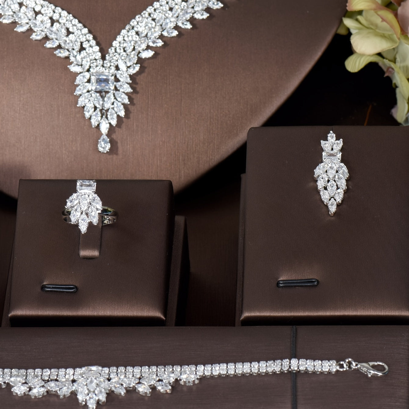 Leaf-Shaped Cubic Zirconia Jewelry Set for Women Wedding Necklace Earrings Elegant Bling