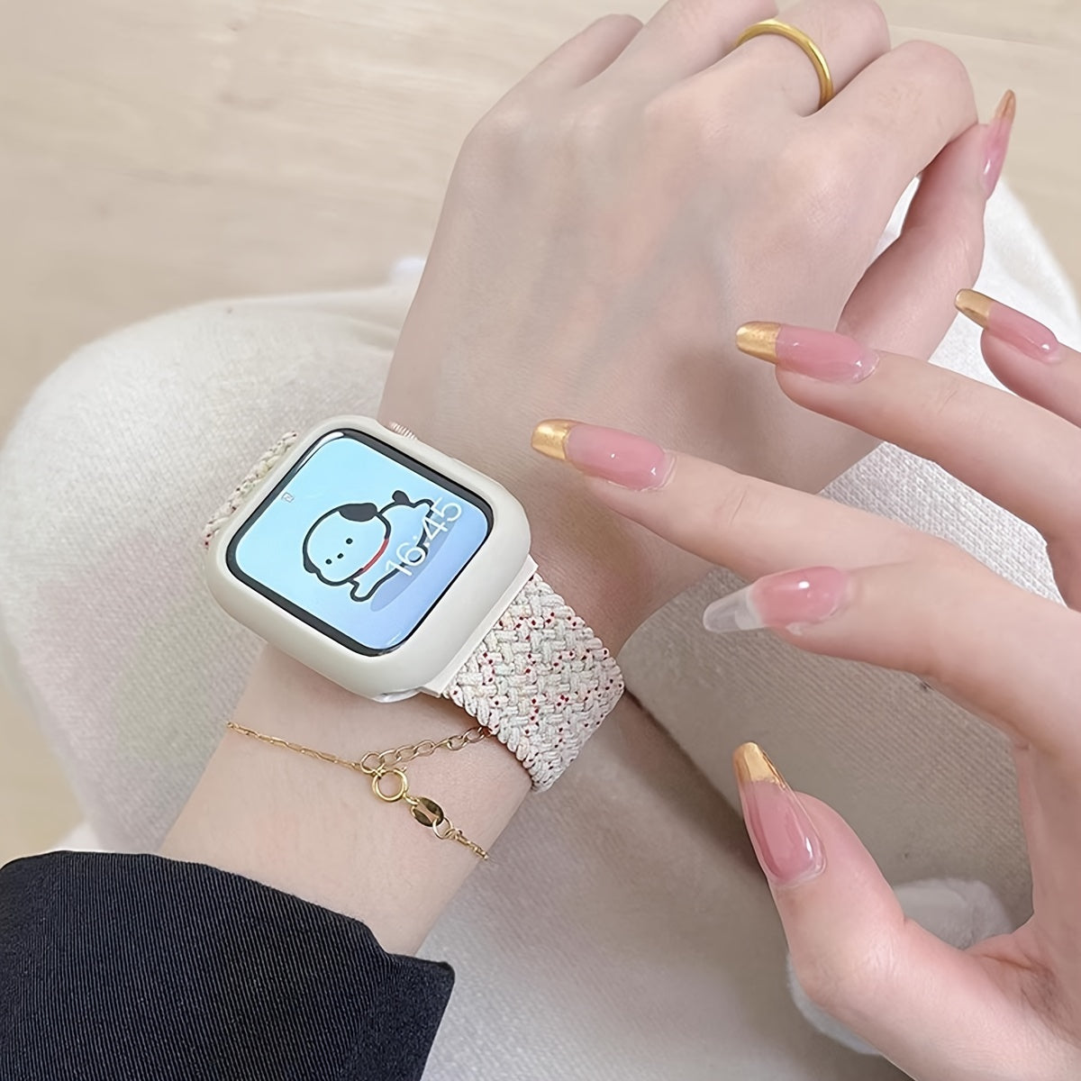 Набор из 2 модных эластичных тканевых ремешков для часов и мягкого силиконового защитного чехла для Apple Watch. Подходит для Apple Watch размером от 38 мм до 49 мм и серии Ultra до 1. Умные часы.