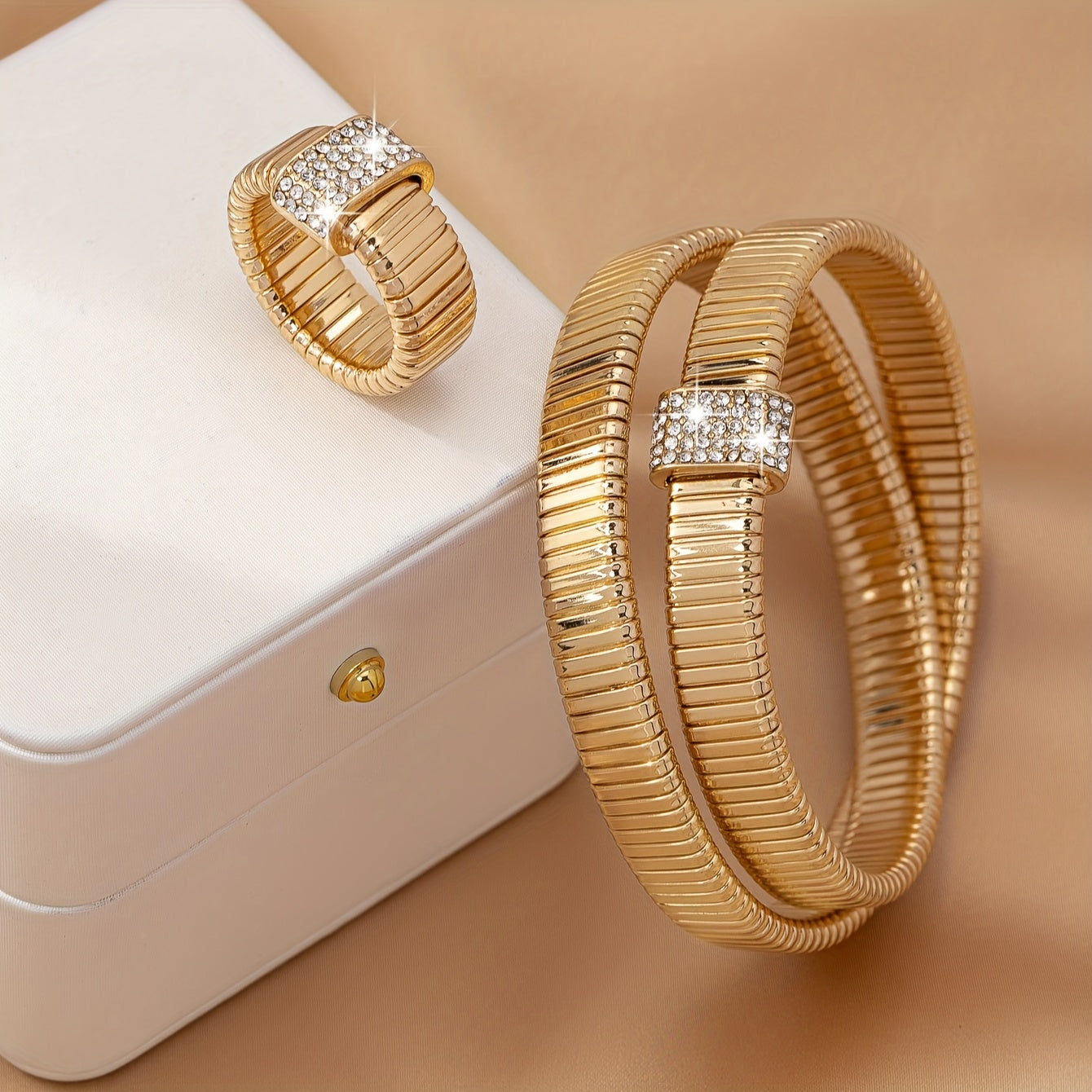 Zamonaviy va jozibador ilon zanjirli bilaguzuk va uzuk to'plami - Ayollar uchun yozgi muhim aksessuar, har kuni kiyish yoki maxsus tadbirlar uchun ideal