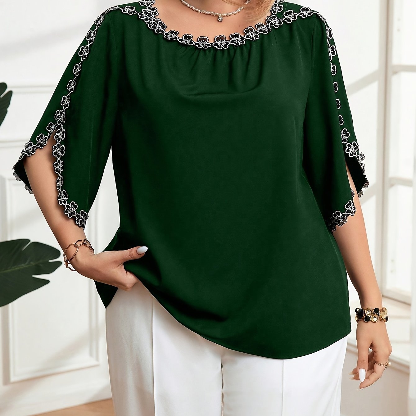 Plus Size Women's Floral Print Blouse with Side Slit Sleeves for Spring Summer Casual