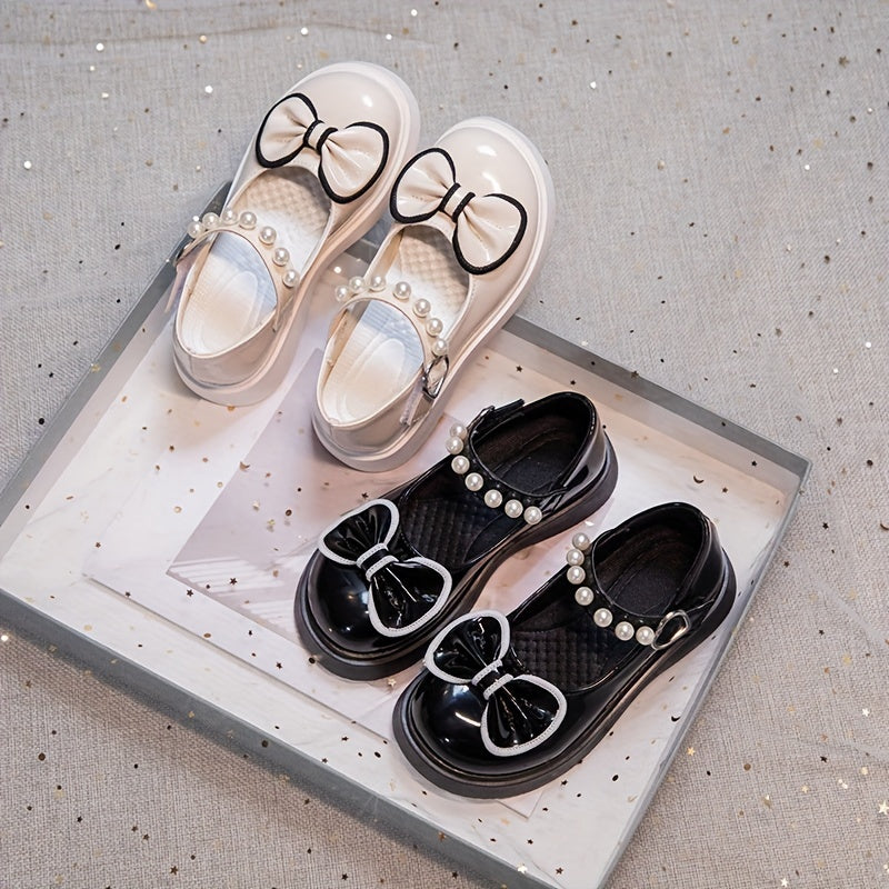 Qizlar uchun yangi yumshoq taglikli tekis poyabzal.