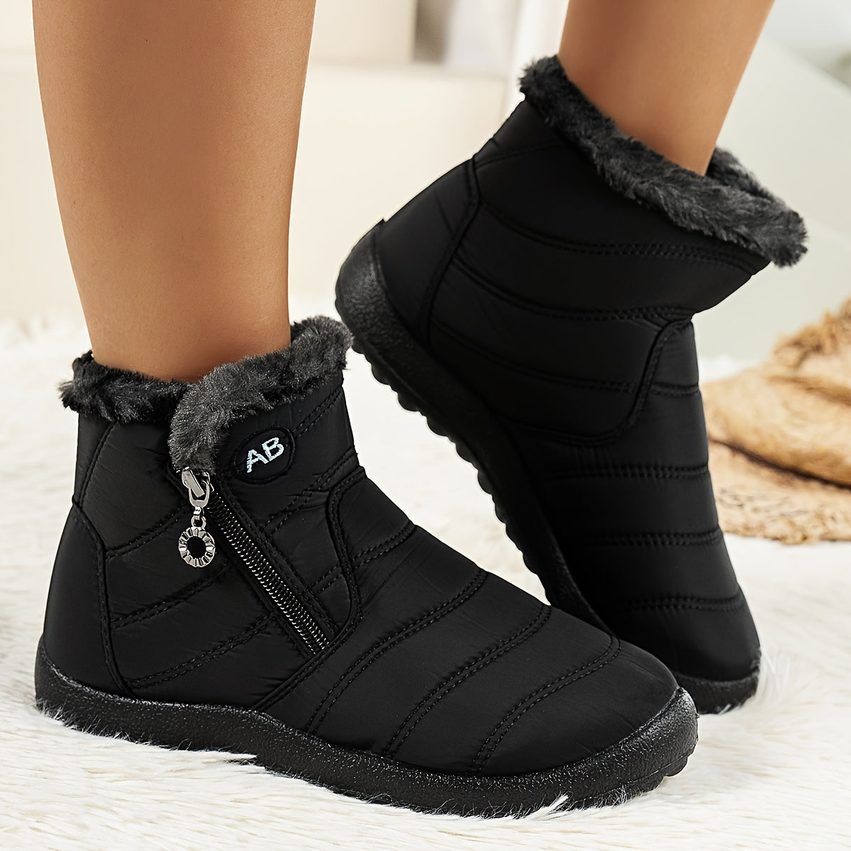 Women's Faux Fur-Lined Winter Snow Boots Ankle Boots with Zipper and Thick Sole