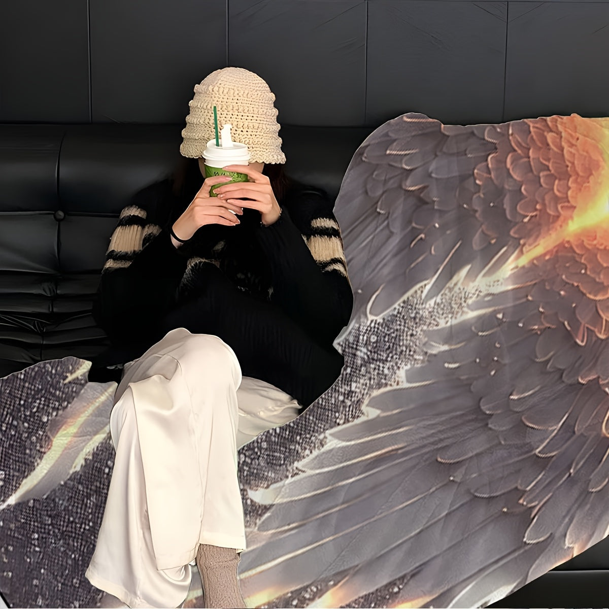 Glowing Wings Print Flannel Blanket Soft Cozy Polyester Throw for Sofa Bed Travel