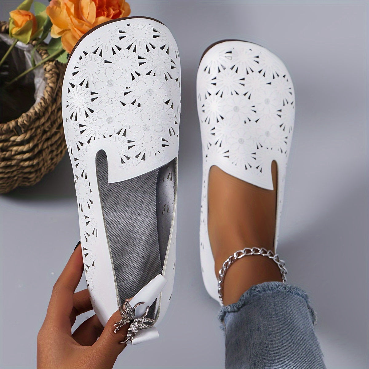 Women's Slip-On Flats with Floral Cut-Out Design, Soft Sole, Non-Slip Rubber