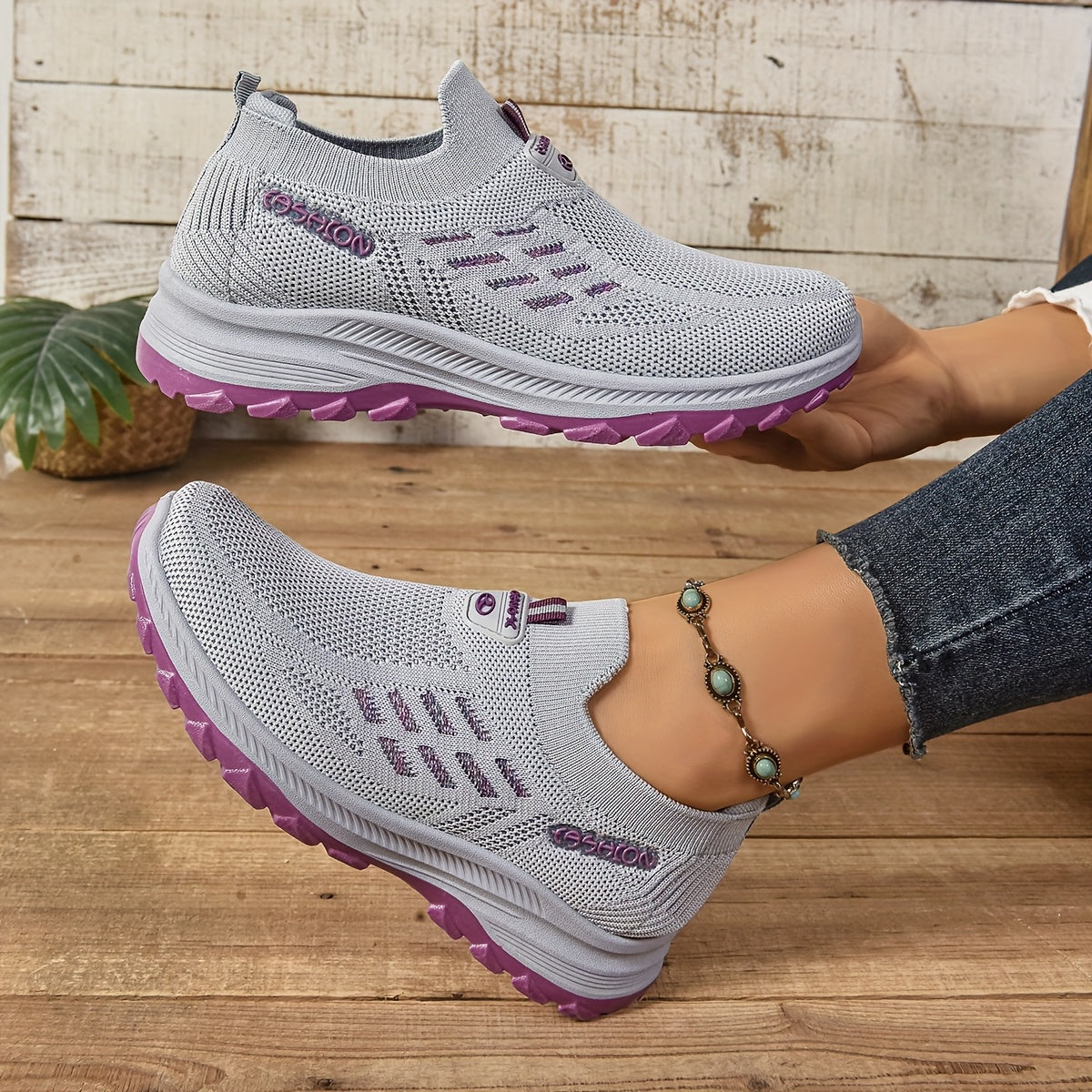 Women's Casual Athletic Sneakers with Breathable Mesh Black White