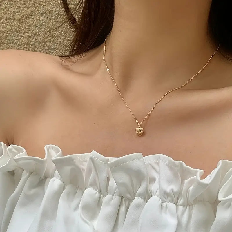 Women's Heart-Shaped Pendant Necklace Silver Elegant Gift Jewelry