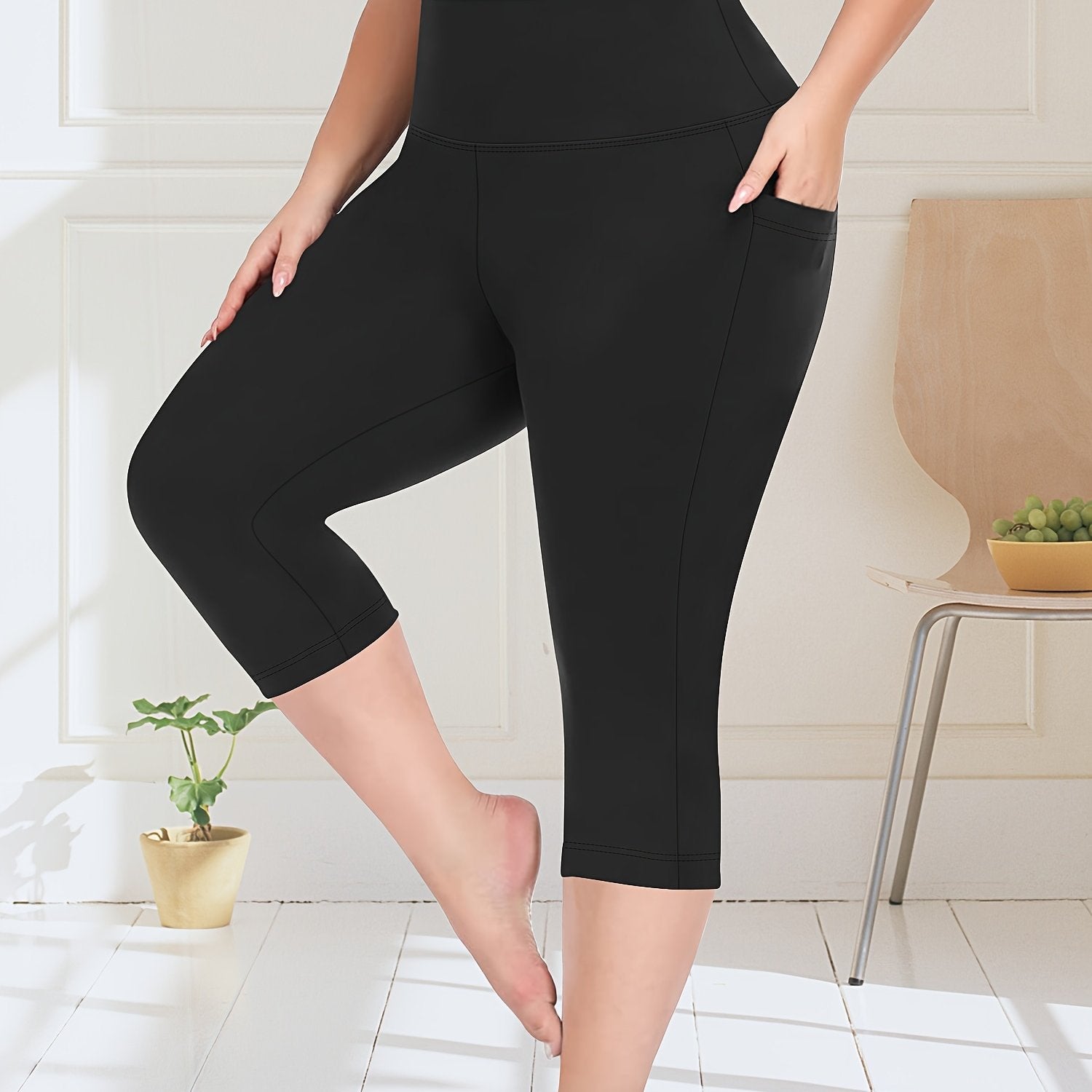 Plus Size High-Waisted Capri Pants Yoga Leggings with Pockets Summer Black